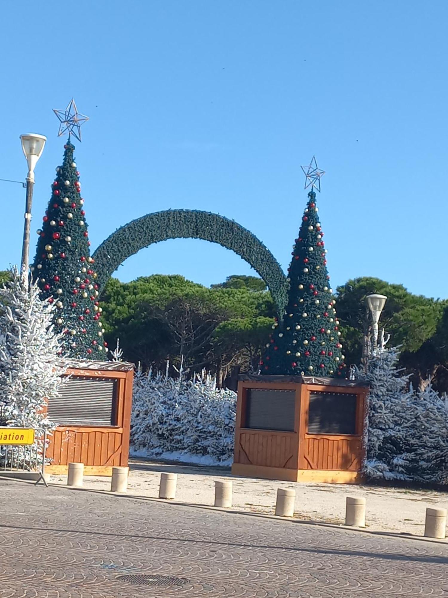 לה ברקרה Coquet Studio 4 Pers, Piscine,Clim Mobile, Plage A 300 M,A 5Min A Pied Du Lydia מראה חיצוני תמונה
